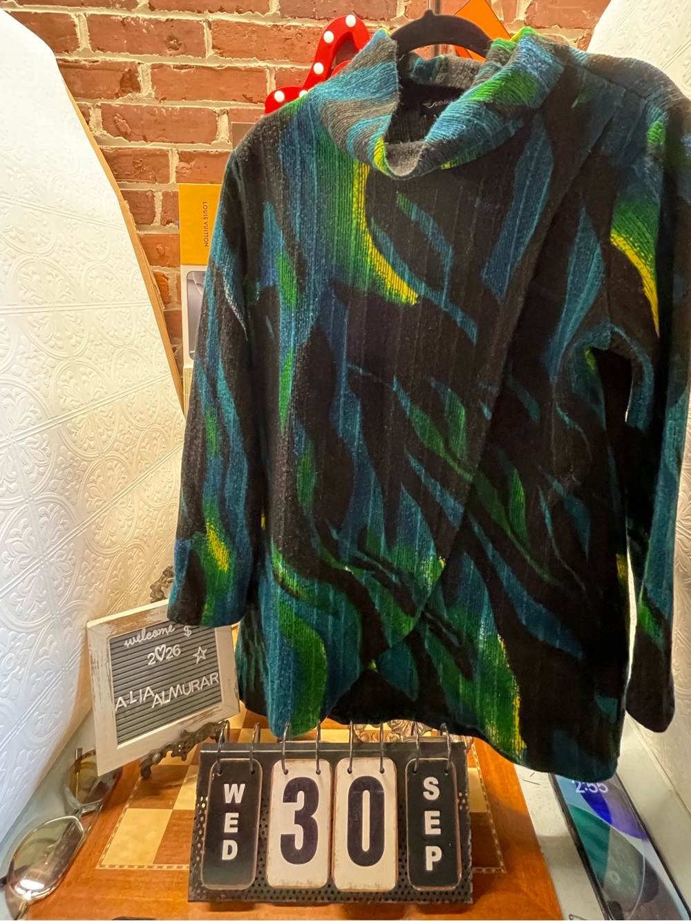 Fashionable Creation sweater